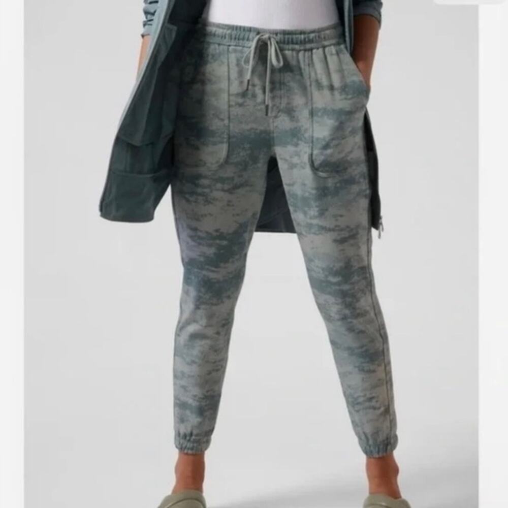 ATHLETA Farallon Jogger Sweatpants Light Blue Tie Dye Medium M